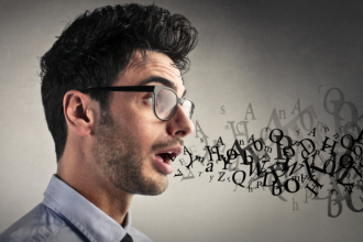 Bruno Garcia Redondo revela técnicas para conquistar e manter a atenção do público desde o primeiro minuto de fala.