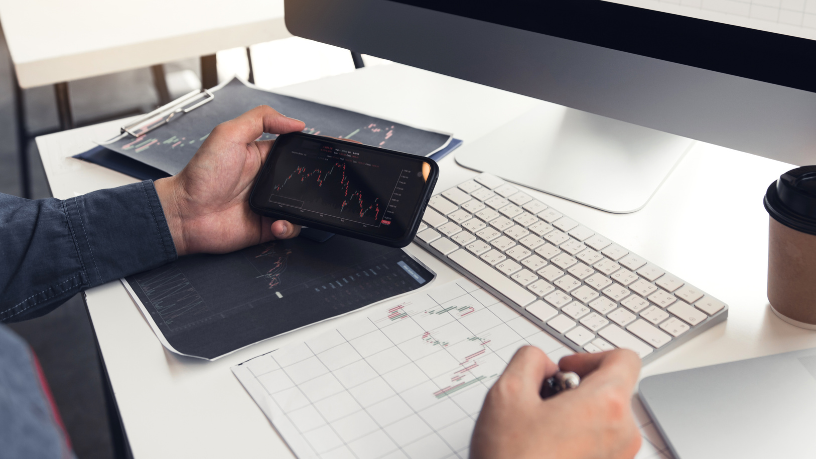 Rodrigo Balassiano explora como os fundos de investimento podem fortalecer parcerias público-privadas e alavancar o desenvolvimento estratégico no Brasil.