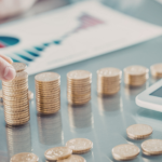 Entenda como mapear e mitigar exposições com Renato de Castro Longo Furtado Vianna na gestão de riscos financeiros.